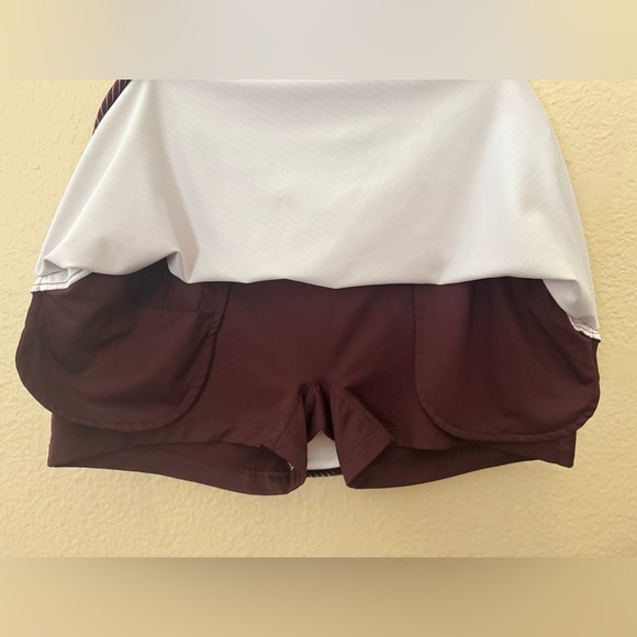 Nike | Women's Burgandy & White Striped Dri-FIT 16.5" Stripe Golf Skort - Size M - Picture 5 of 6